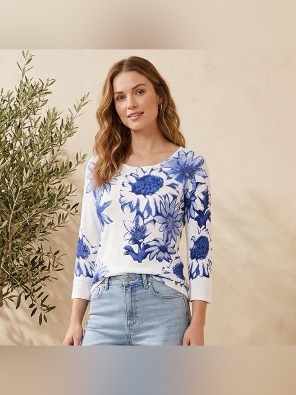 Vintage Floral Blue & White Women's Crewneck Top